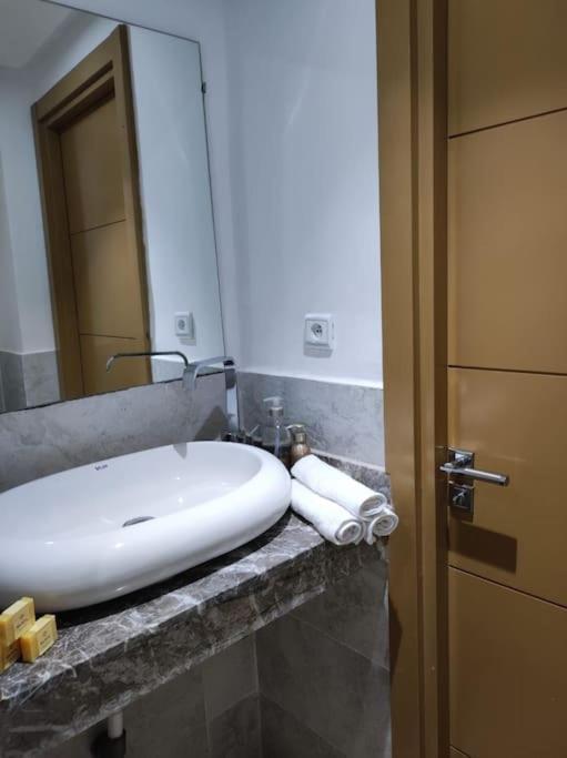 Plein Centre Marrakech, Grand Balcon Filant Apartment Marrakesh Ngoại thất bức ảnh